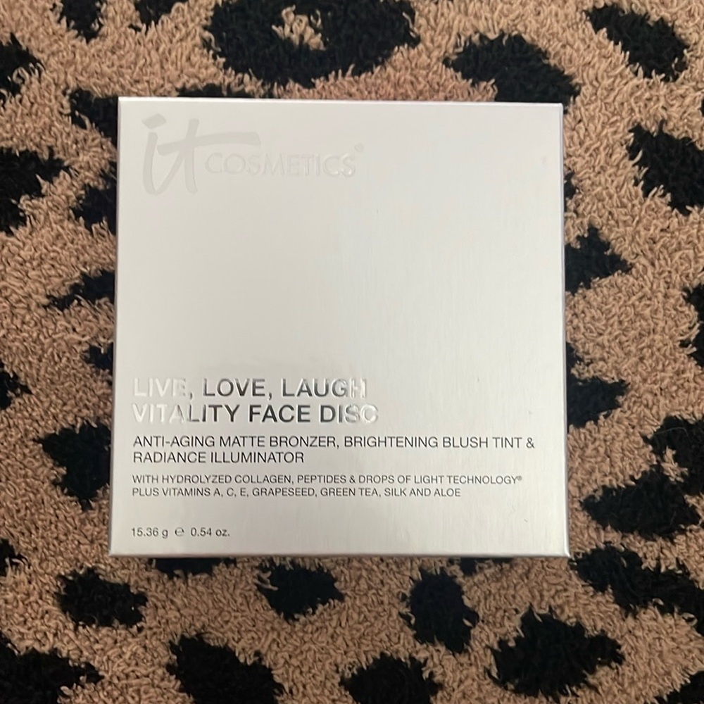 It Cosmetics vitality face disc